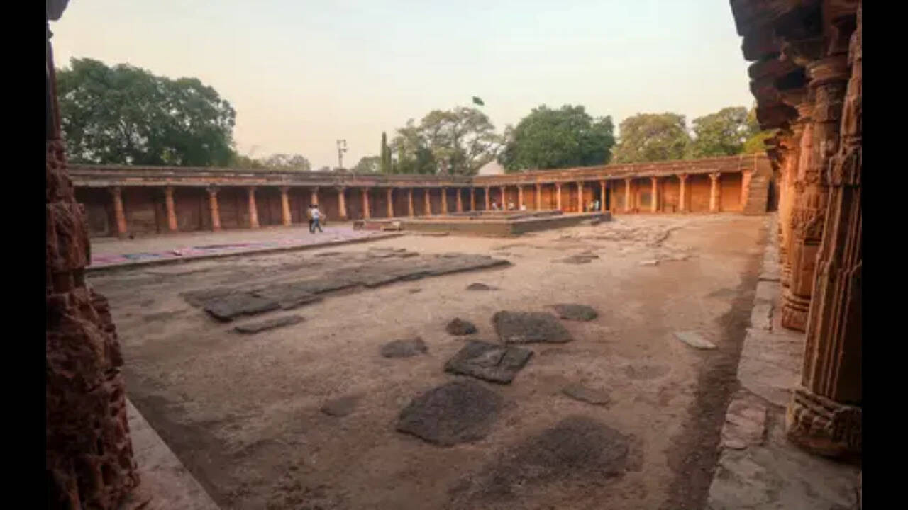 SC orders separate space near MP's Bhojshala for Friday namaz between 1pm and 3pm
