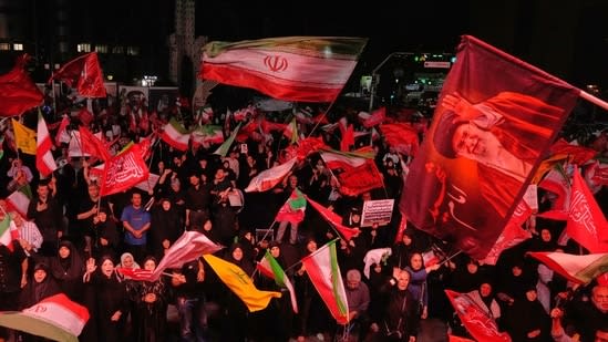 A Wave of Iranian Nationalism Is Drowning Out Its Diplomats