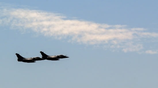 Ukraine to buy Rafale jets, air defence systems under France deal