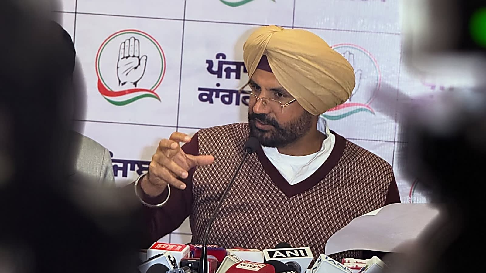All eyes on Rahul as Punjab Congress mired in factionalism, can mar its prospects in 2027