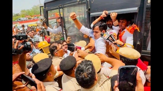 Prohibitory orders imposed near BJP office in Gurugram, 62 Congress workers held