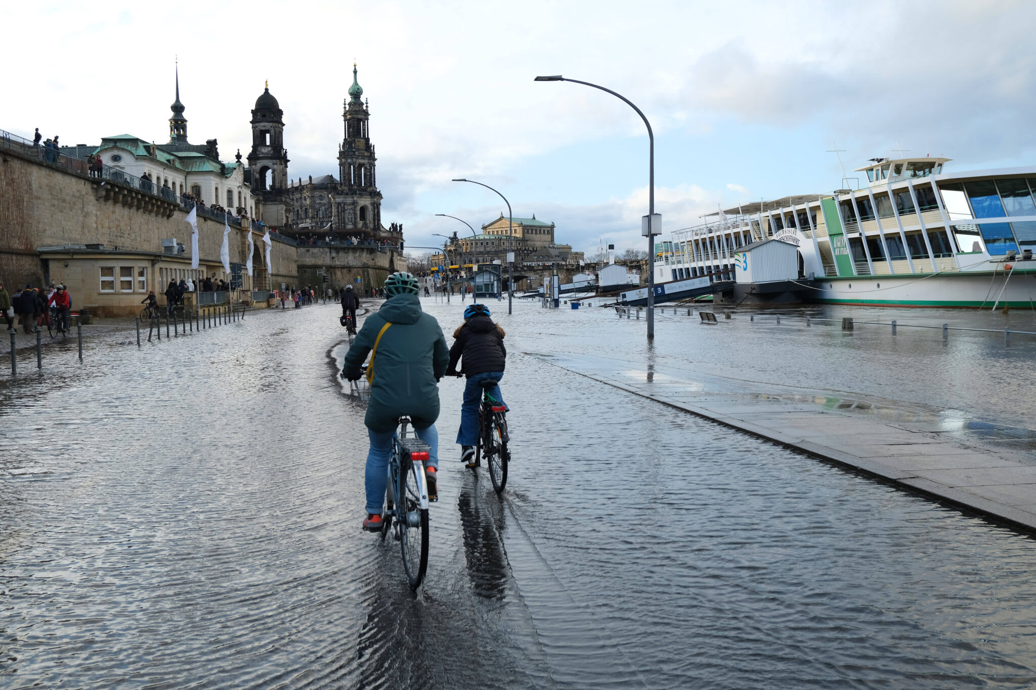 Global Warming at 3 °C by 2050? What's Behind the New German Climate Warning