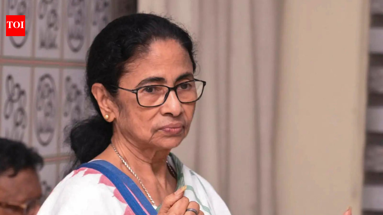'If she publicly says ...': Cong extends Martyrs' Day invite to Mamata, but with a condition
