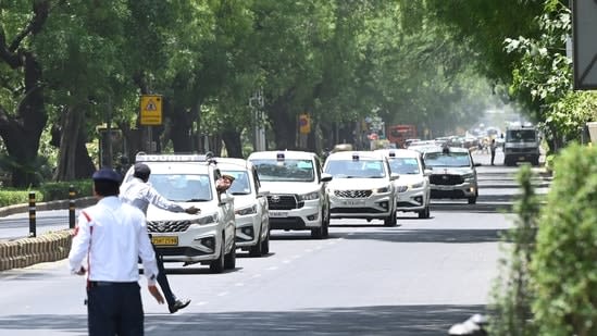 Bumper-to-bumper traffic hits Delhi as VIP movement halts movement