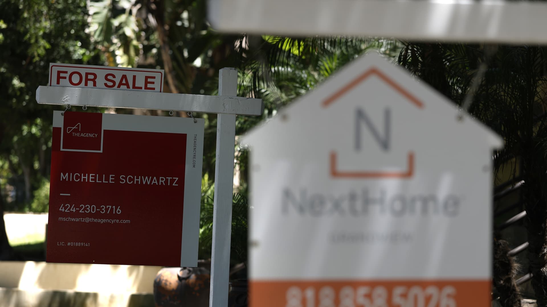 Mortgage rates rise to highest level in nearly a year, causing homebuyers to pause