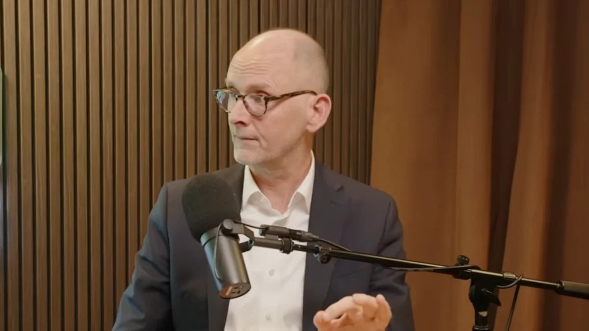 Apollo's Torsten Slok lays out the two-punch sequence that may finally burst the AI bubble