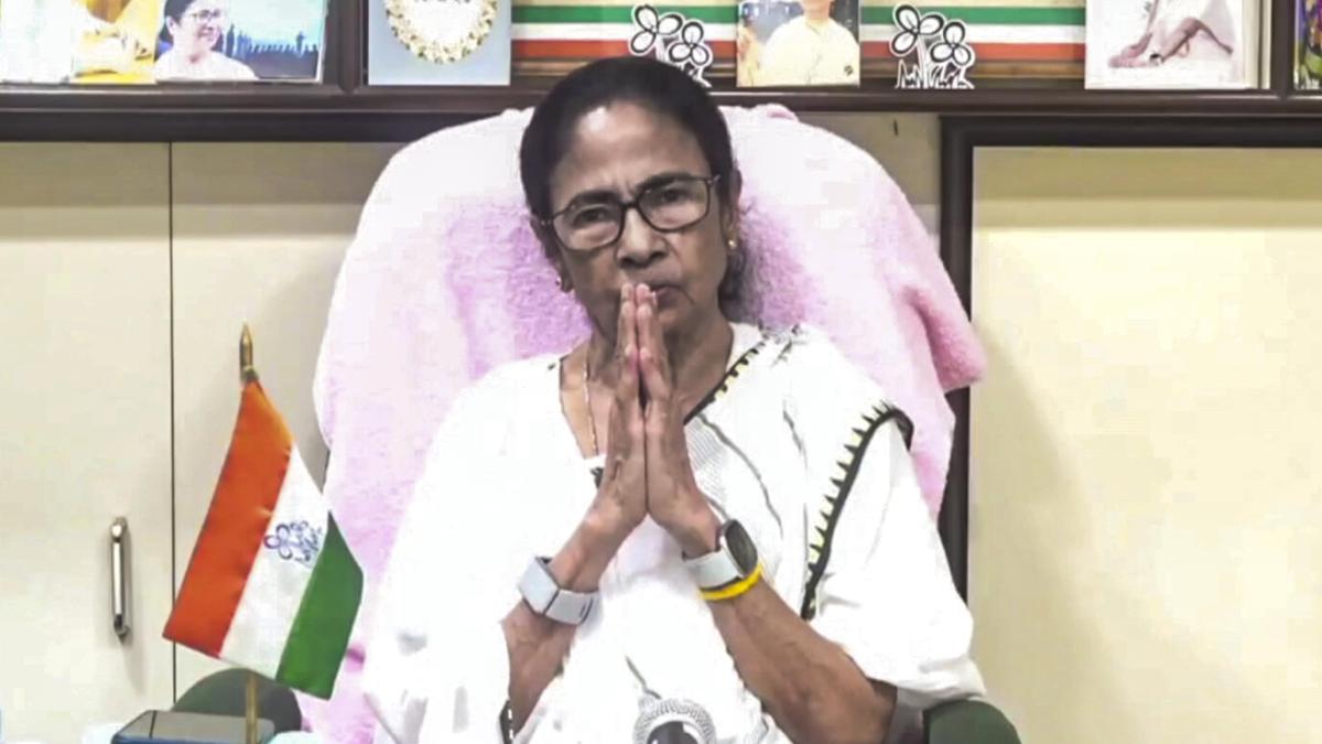 ‘Fighting like a tiger’: Mamata rallies behind Abhishek Banerjee amid TMC rebellion, vows to rebuild party