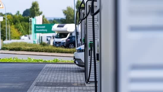 Why are US automakers abandoning electric vehicles? Explained