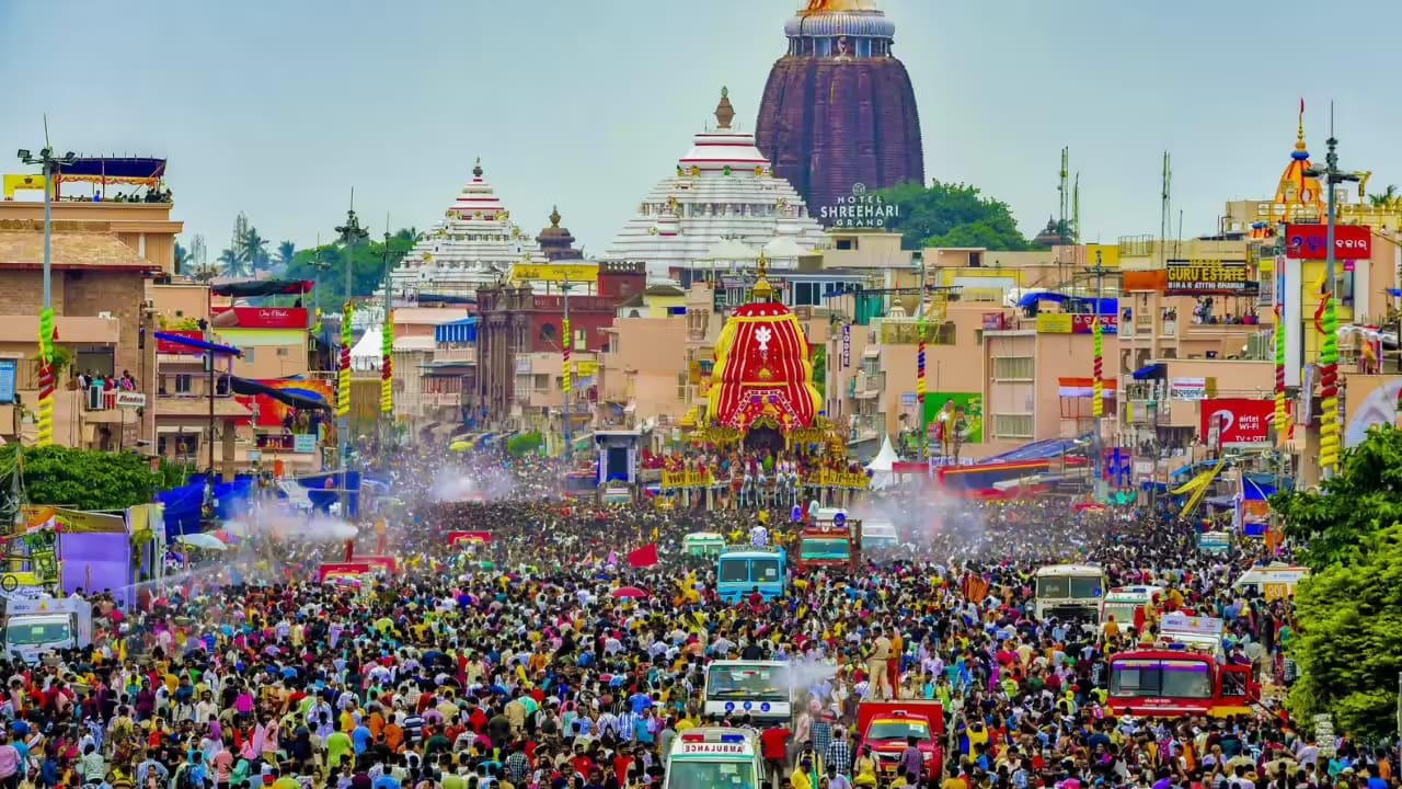 Puri Rath Yatra: One killed, over 100 devotees faint amid massive crowd