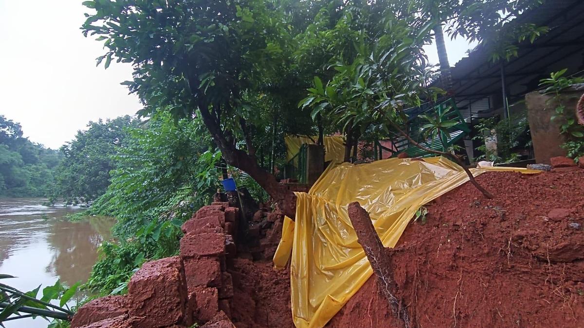 Residents seek urgent measures to protect Iruvanjippuzha, Cherupuzha riverbanks