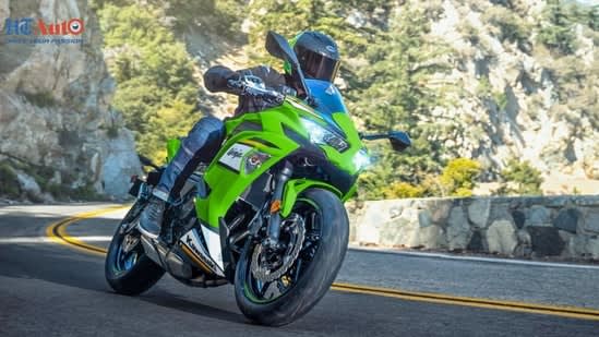 Kawasaki Ninja 650 gets free touring windshield with limited period offer