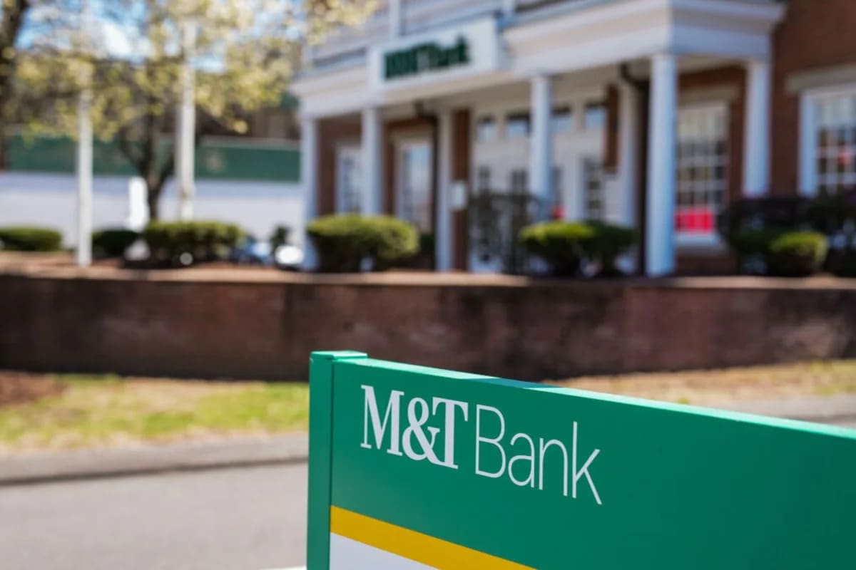 Rising loan volume pushes M&T's earnings to record high