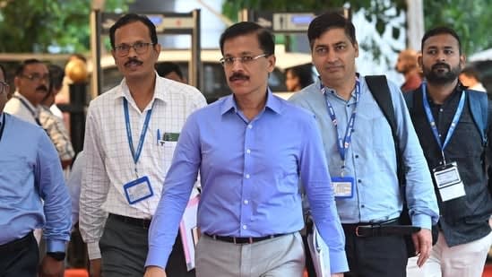 Meet Tukaram Mundhe: 25 transfers in 21 years, now the face of food safety raids across Maharashtra