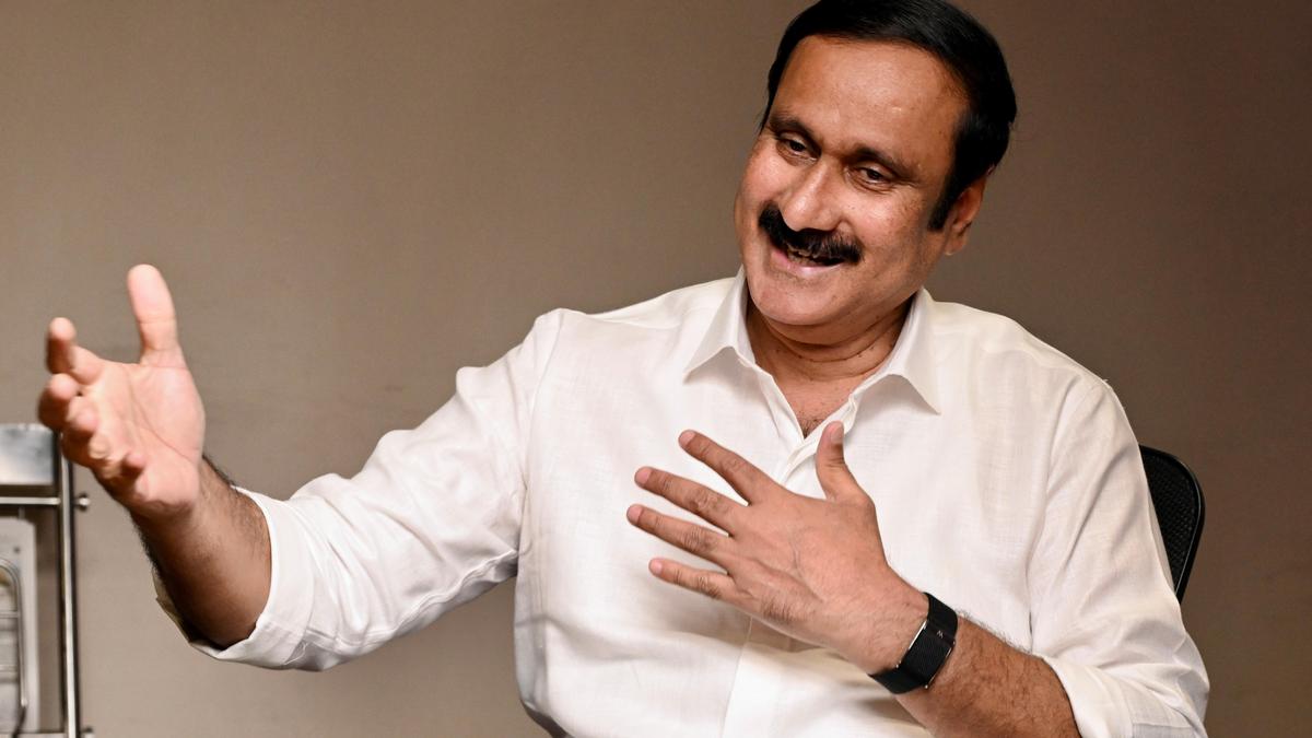 Which day — July 18 or November 1 — should be celebrated as the formation day of Tamil Nadu?