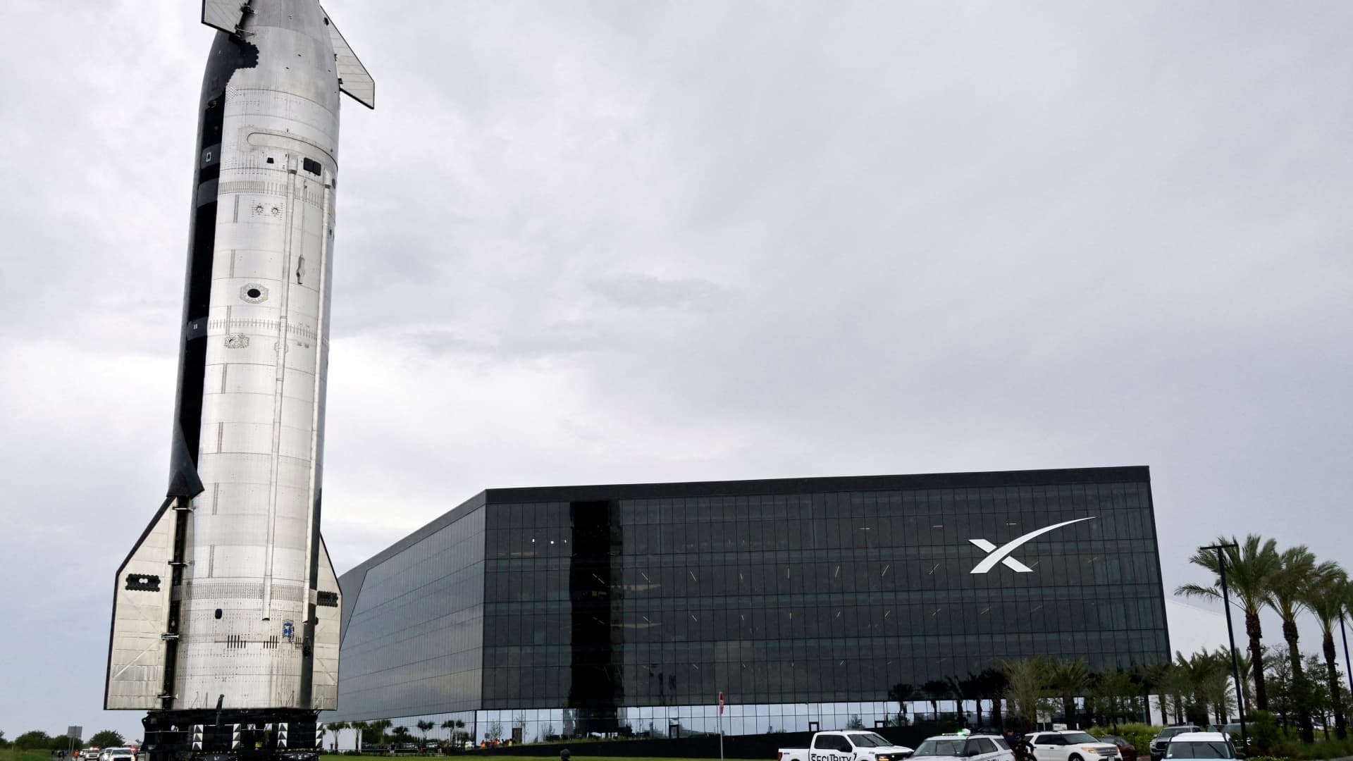 SpaceX falls further in premarket after Starship test flight aborted