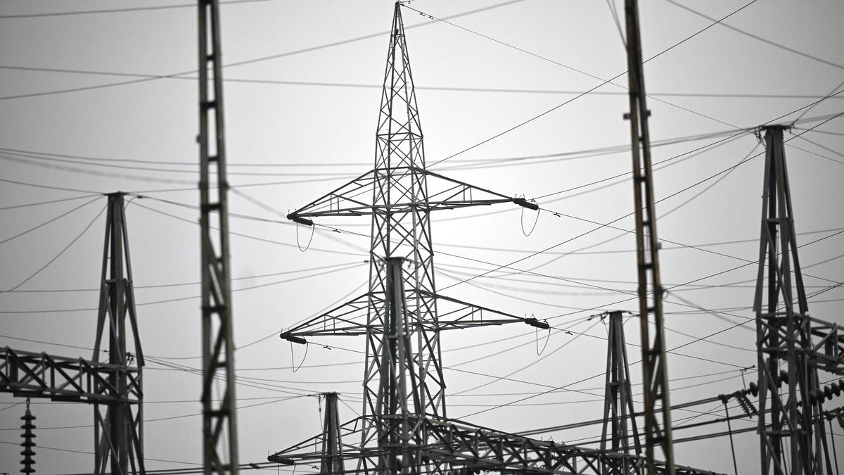 Drawing flak over power curbs, Kerala State Electricity Board seeks nod for procuring 200 MW for one-year period