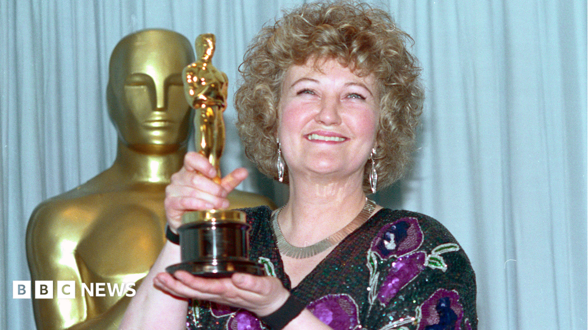 Oscar-wining actress Brenda Fricker dies at 81