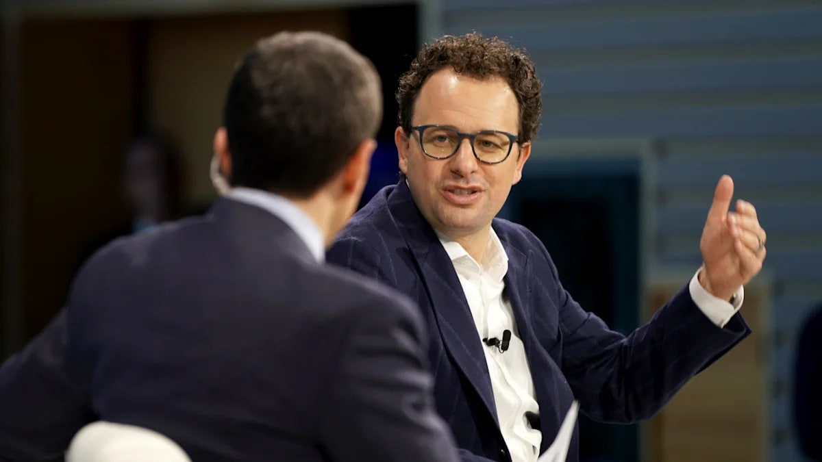 Anthropic is offering $600,000 to someone to shape its Wall Street story as it gears up for a blockbuster IPO