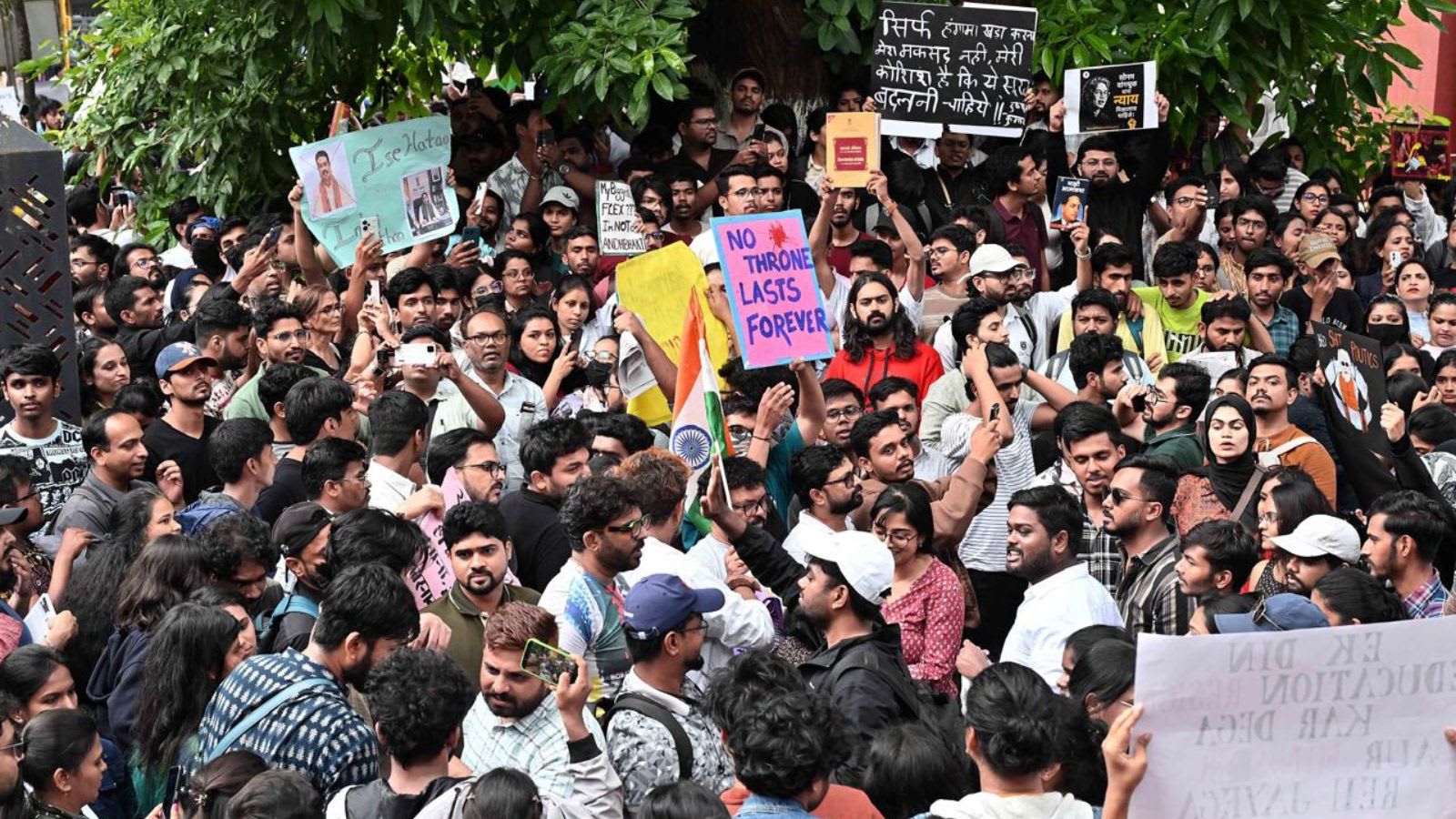 ‘Students deserve better’: CJP supporters hold protest in Pune backing Sonam Wangchuk
