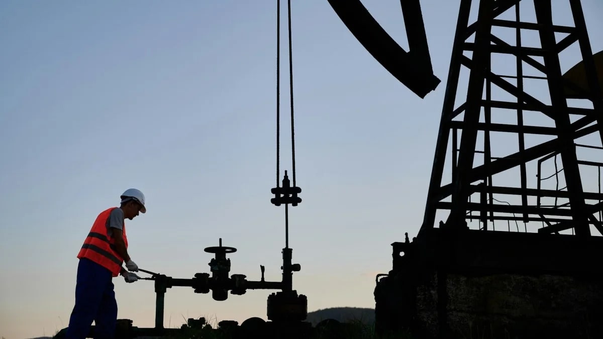 Oil and Gas Employment Hits a 2026 Low Even as Production Sets Records