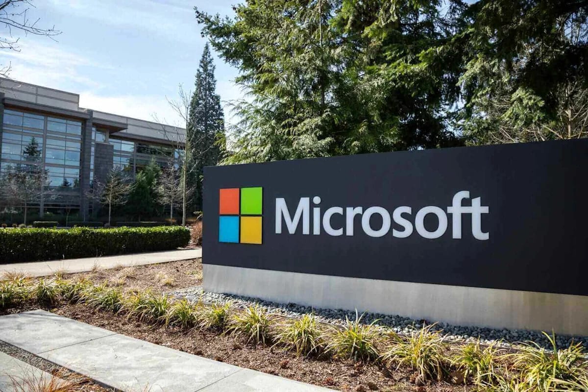 Multiple Compression Is a Real Threat to Microsoft Stock, But Its Core Story Isn’t Broken