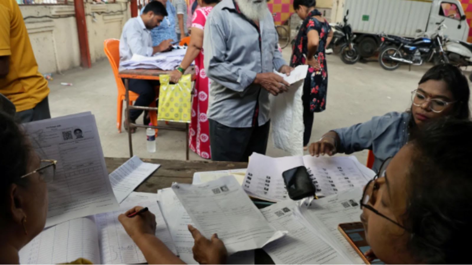 PCMC extends SIR drive; BLO house visits until August 8