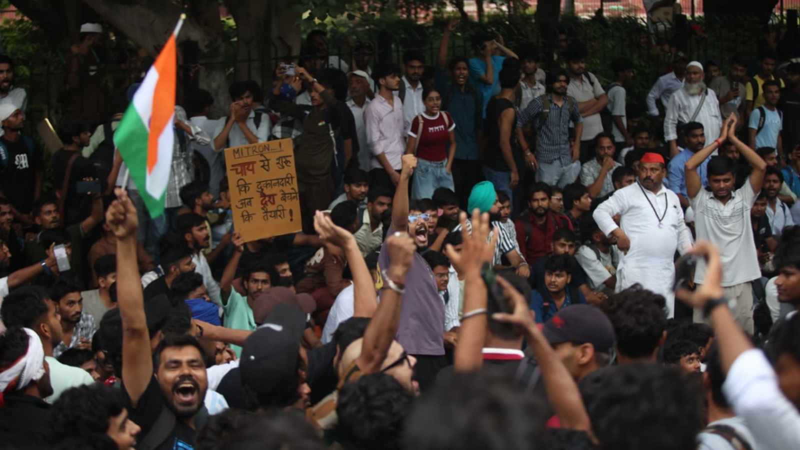 CJP protest outside, a new Lok Sabha on display, mirrors TMC split, Opposition faultlines