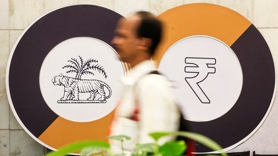 Indian rupee hit by oil worries; outlook bearish despite RBI-spurred inflows