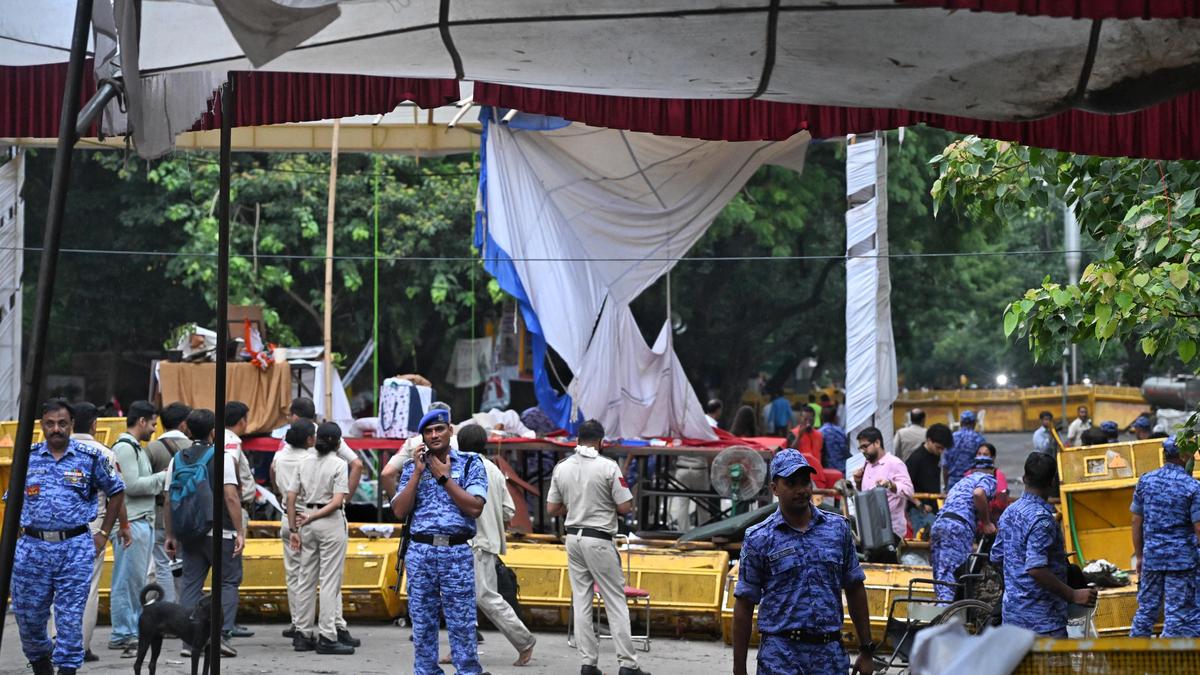 AIIMS doctors appeal to President over inquiry into events at Jantar Mantar, Wangchuk's hospitalisation