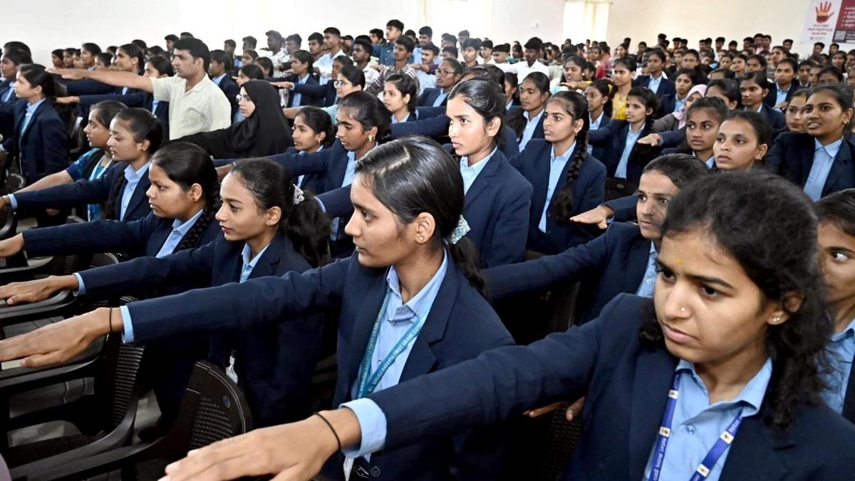 Satish Jarkiholi urges youth to stay away from drug addiction