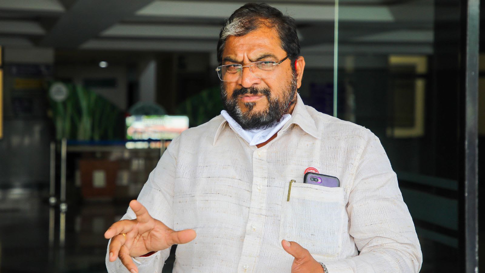 Farmer leader Raju Shetti, Mahadev Jankar picked up by Delhi police