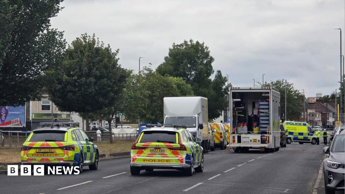 Four men dead after car crashes into lamp-post