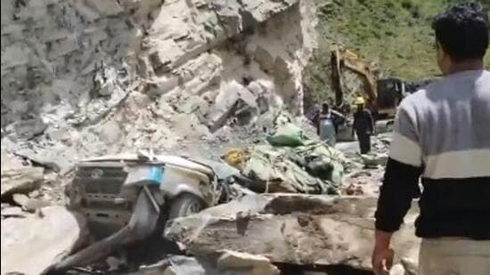 Massive boulder crushes vehicle in Himachal Pradesh, kills 13 including infant