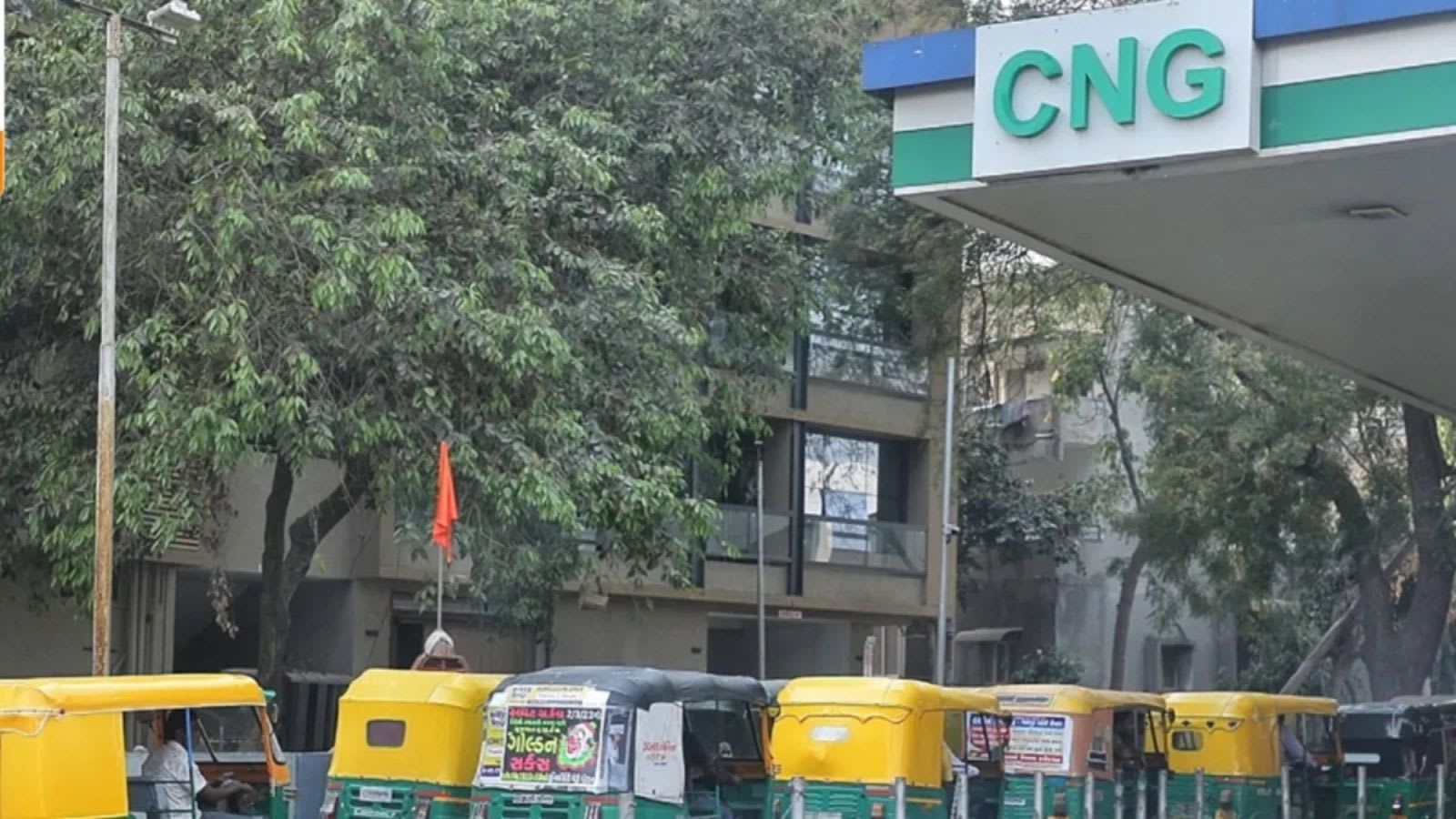 Pune CNG dealers threaten sales halt, blame gas supplier for pressure issue