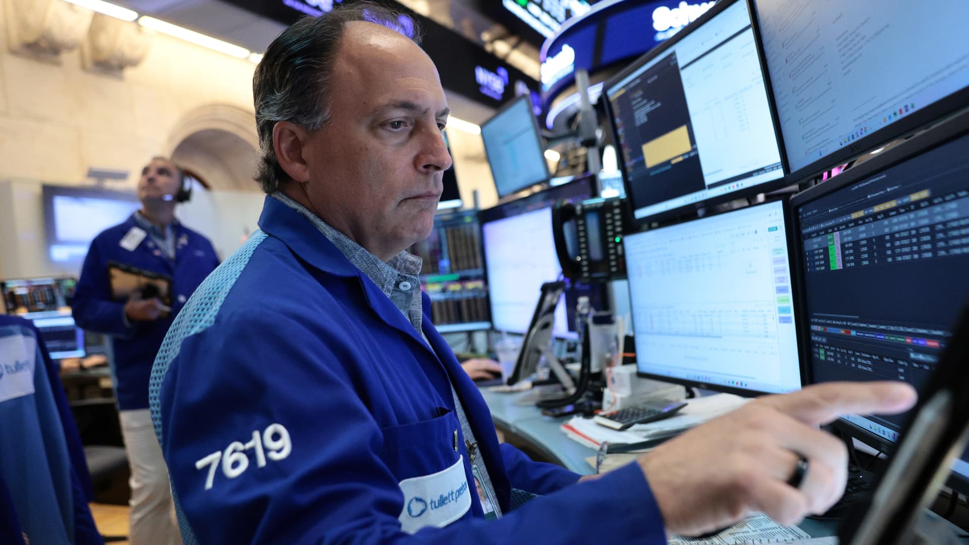 Trader who successfully shorted Tesla into earnings now sets sights on this high flyer
