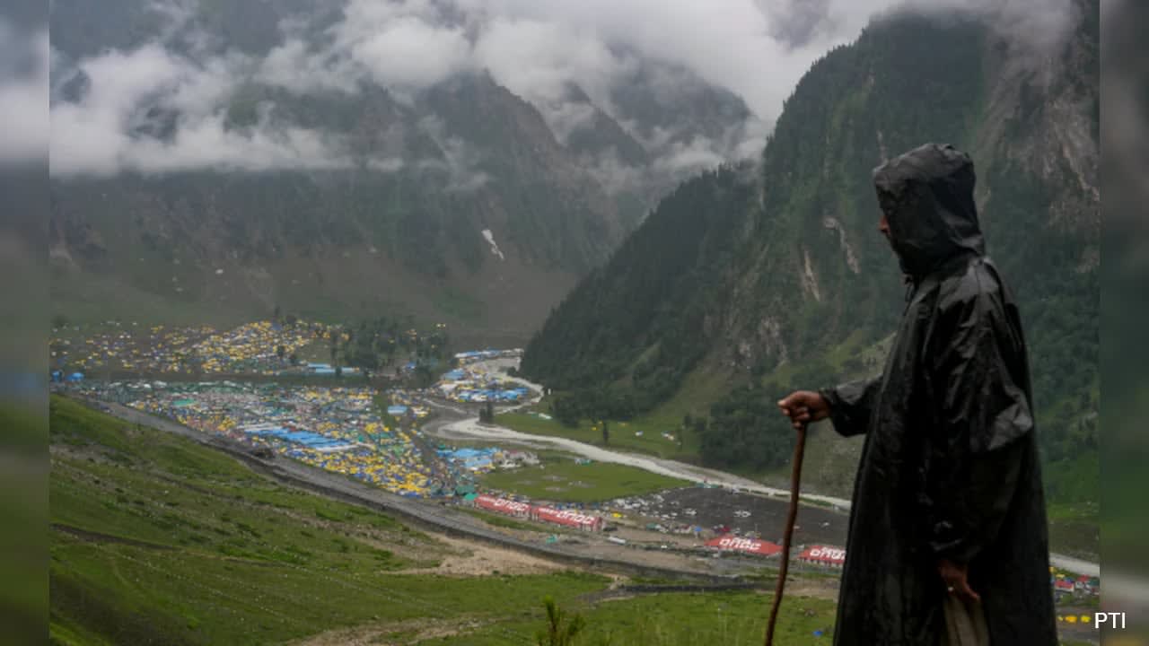 Amarnath Yatra Resumes After 6 Days, 6,000 Pilgrims Leave Jammu Base Camp