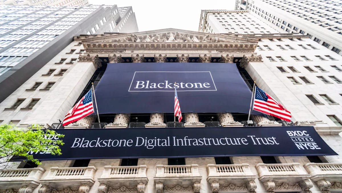 Blackstone’s AI Bet Fuels Blowout Growth While Rivals Grapple With “Zombie Funds”
