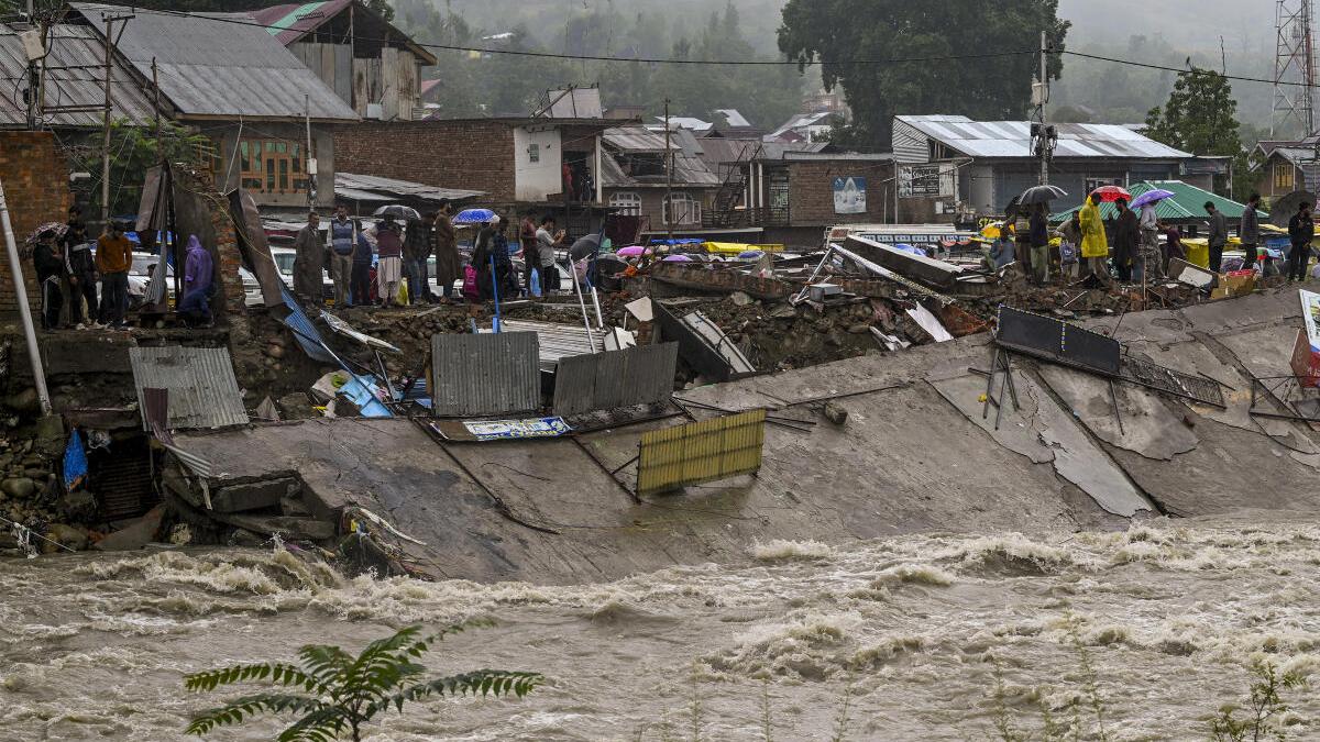 News in Frames: Upheaval in undulating valley