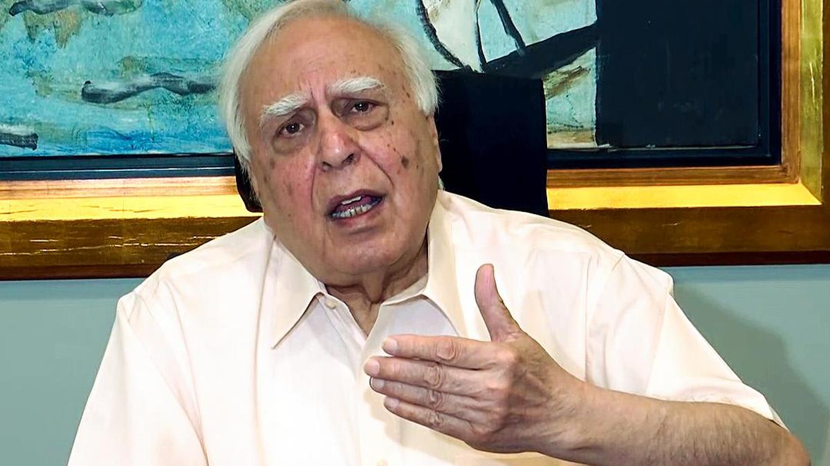 Supreme Court seeks Centre's reply on Kapil Sibal's plea on interpretation of anti-defection law