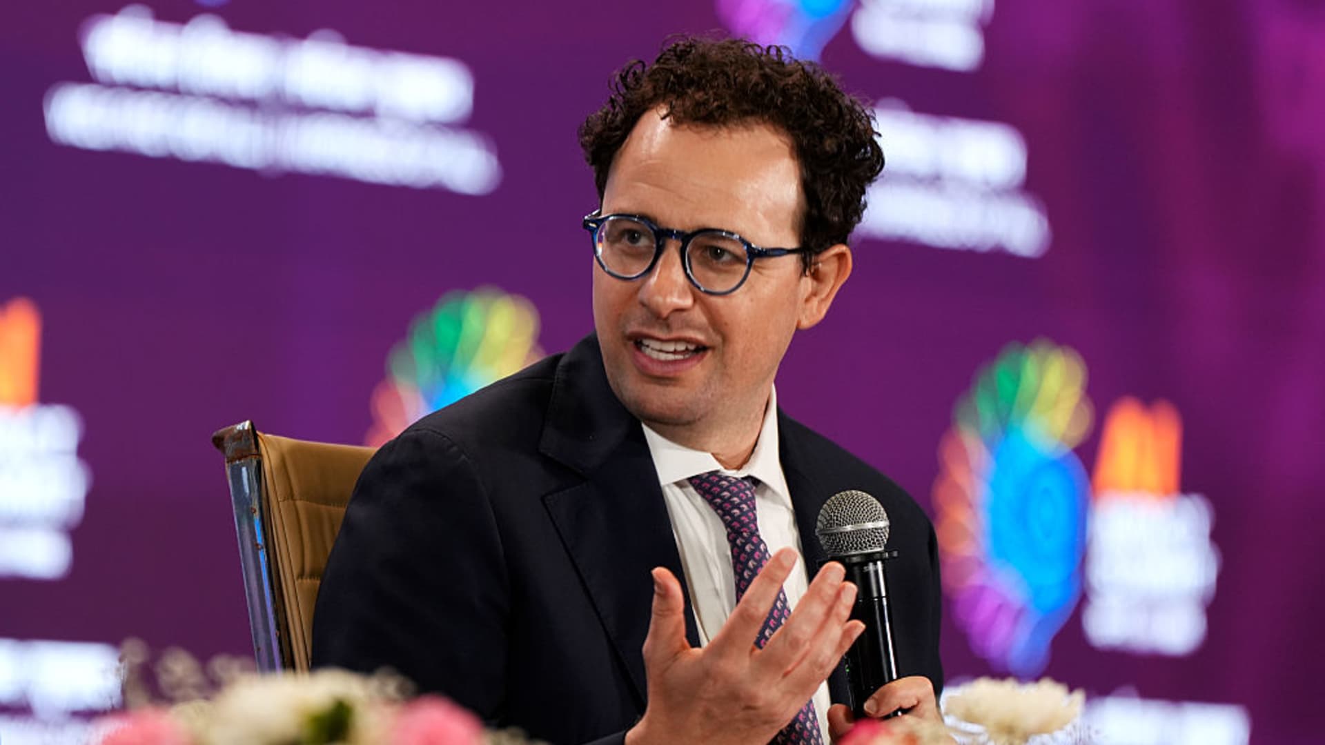 Anthropic CEO Dario Amodei says AI company isn't advocating for ban of open-weight models