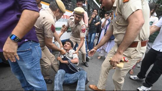 SC bars coercive action against student protesters; directs release of minors