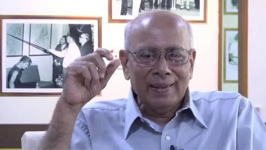 Who is Prof. Balki? Ex IIT Madras professor's viral lecture with no slides, no notes: 'What a legend'