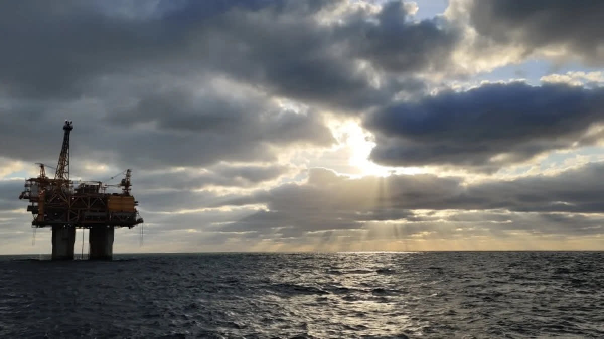 Baker Hughes Raises Outlook After Record Equipment Bookings