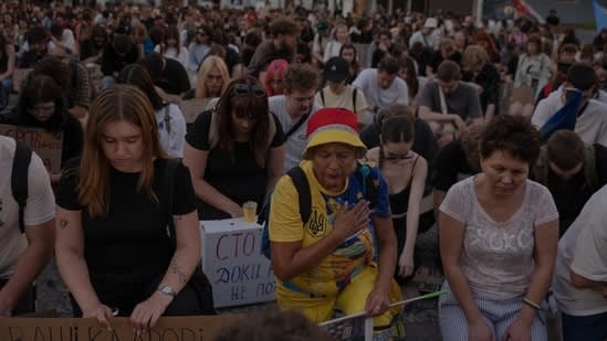 Even at War, Ukrainian Society Keeps Presidential Power in Check