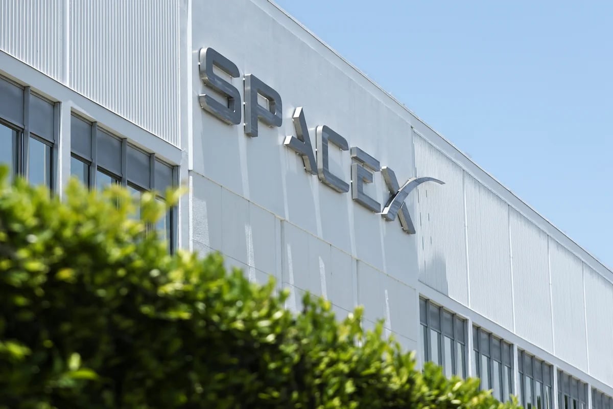 6 members of Congress have bought SpaceX stock, including one Democrat