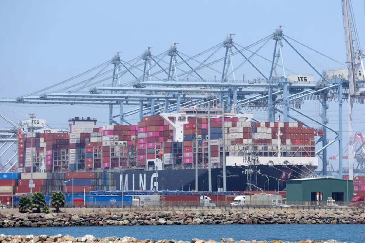 US goods trade deficit shrinks, is still expected to weigh on Q2 GDP growth