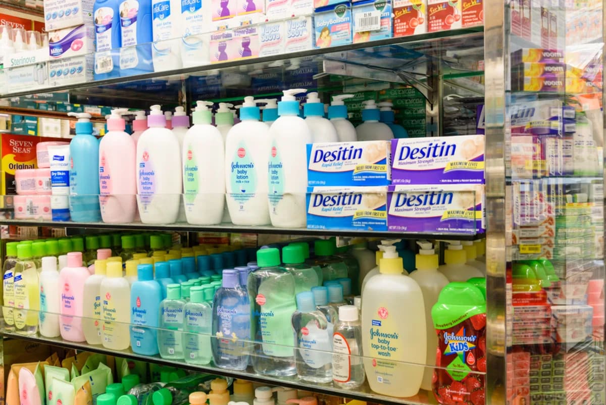 President Trump Loves Johnson & Johnson (JNJ), But Insiders Are Selling
