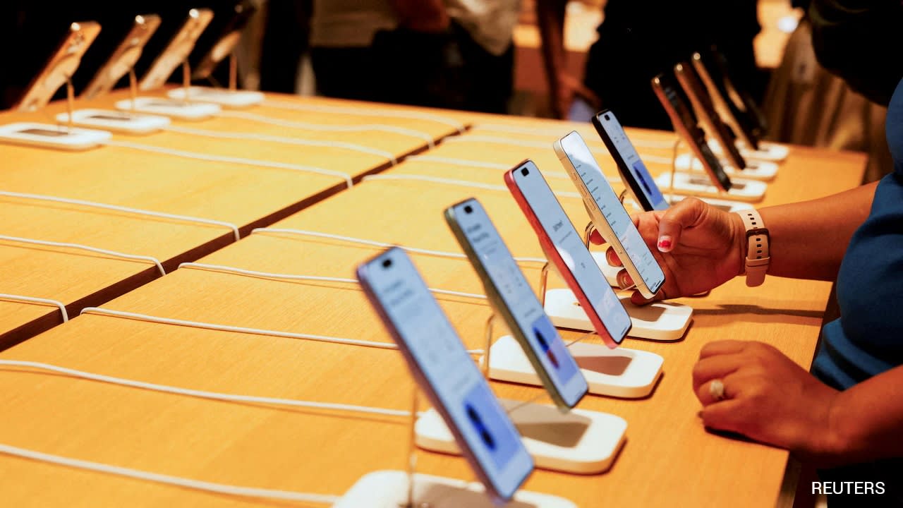 Driven By iPhones, India's Smartphone Exports Hit Record $9.84 Billion