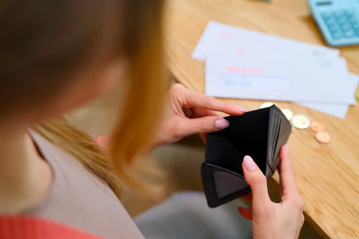 How many Americans have no savings?