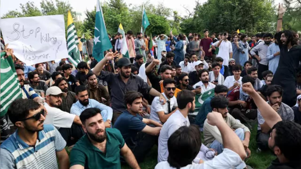 'Don't Befriend Kafirs': Pak General Spews Religious Hate, Targets India